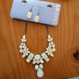 Claire's necklace and earrings set